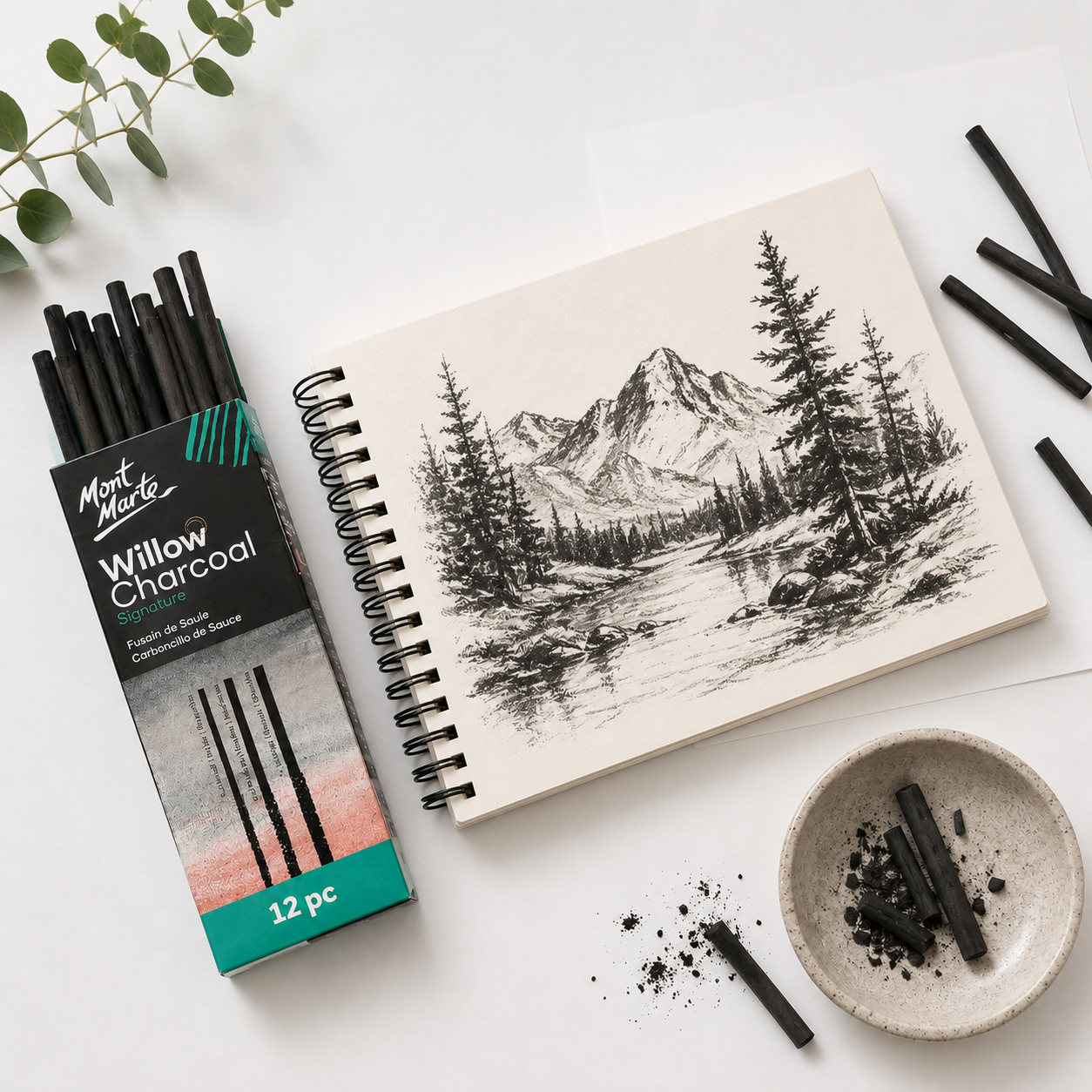 Soft natural willow charcoal sticks by Mont Marte for artwork and sketches